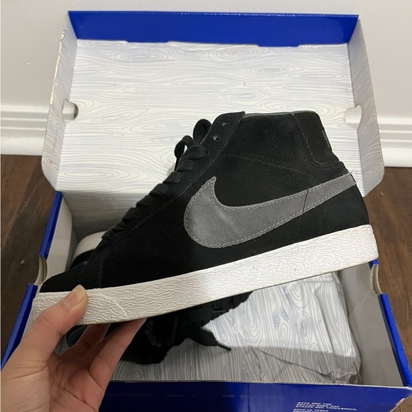 Nike Blazer - Picture 2 of 4